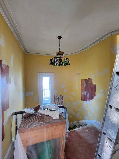 interior-painting-house-alintons-paiting-boston-ma-02-before Freshly painted walls, ceiling and white trim